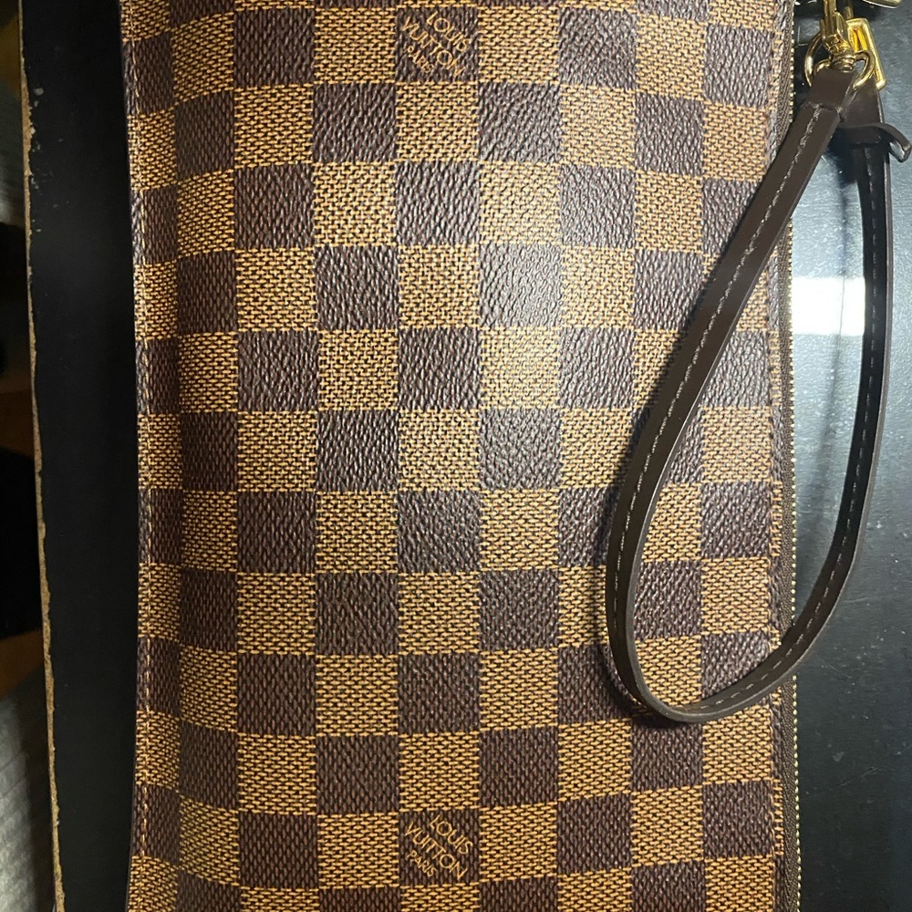 LV MM Never Full - Picture 5 of 16
